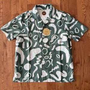 Common people clothing NWT size large short-sleeve button down shirt